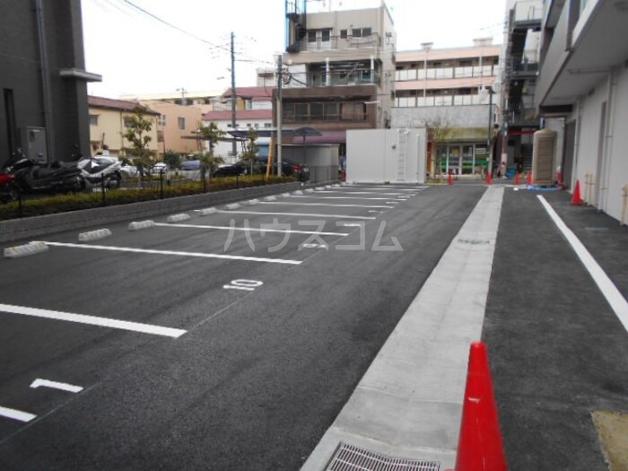 16/16 駐車場