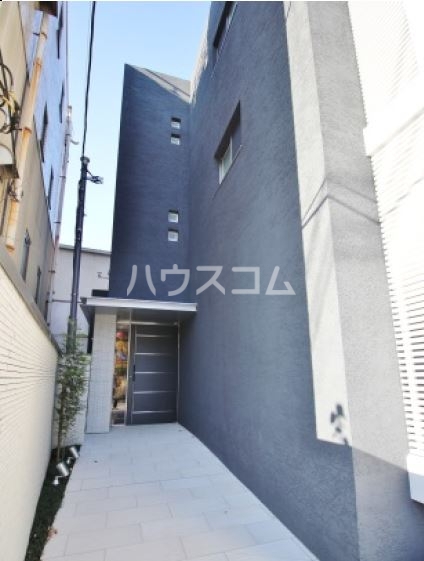 13/22 エントランス