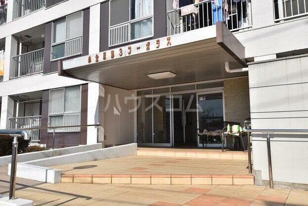 13/17 エントランス