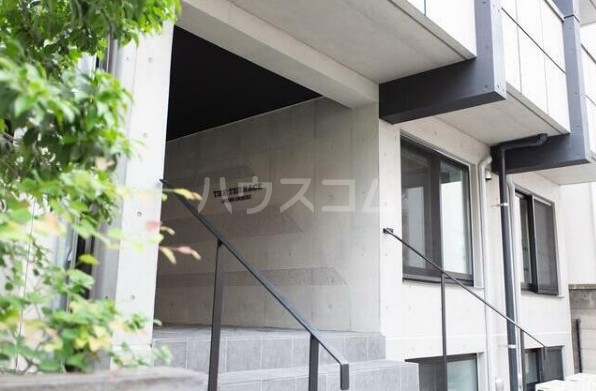 16/20 エントランス