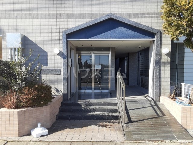 22/26 エントランス