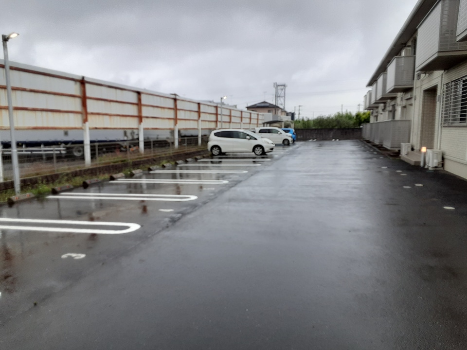 2/3 駐車場