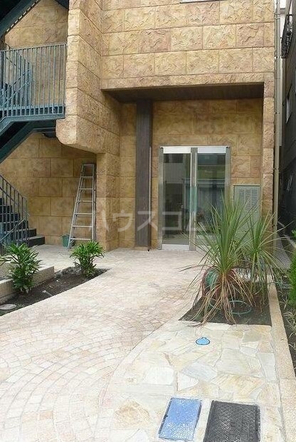 14/14 エントランス