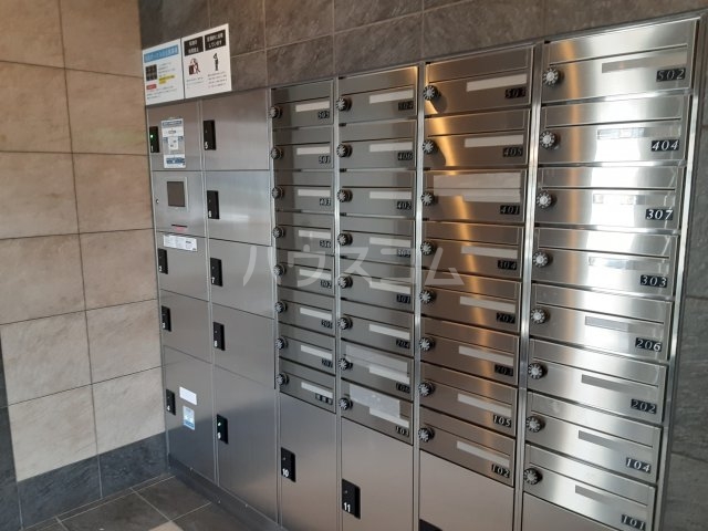 19/27 エントランス