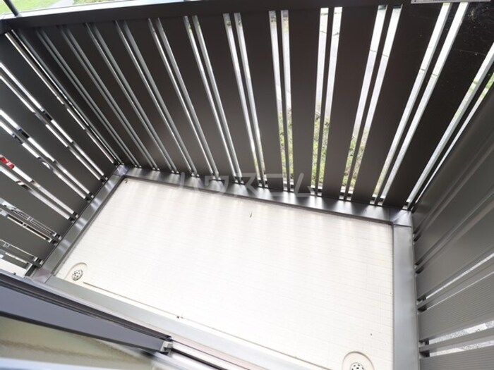 13/19 バルコニー