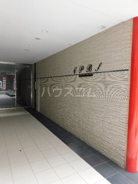 19/26 エントランス