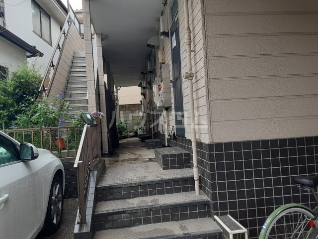 28/30 エントランス