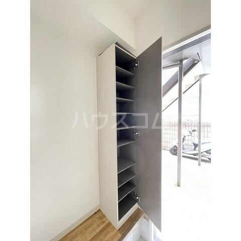 2/4 エントランス