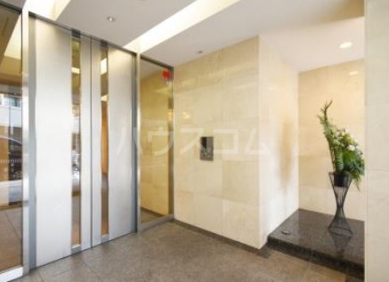 17/23 エントランス