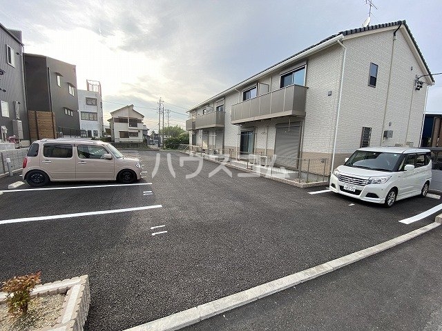 23/30 駐車場