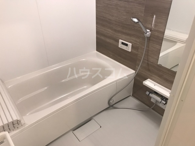 13/27 浴室