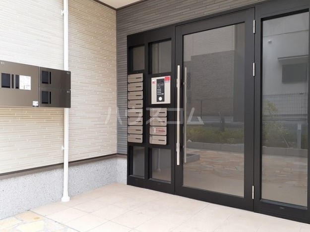 13/20 エントランス