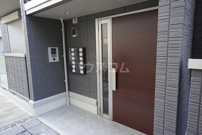 16/21 エントランス