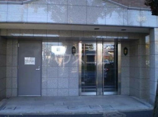 24/29 エントランス