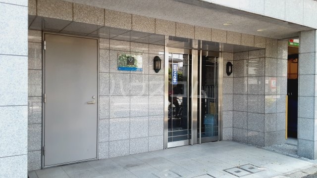 25/29 エントランス