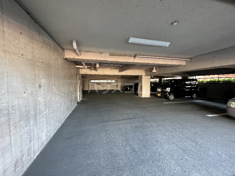 14/23 駐車場