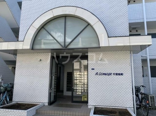 15/17 エントランス