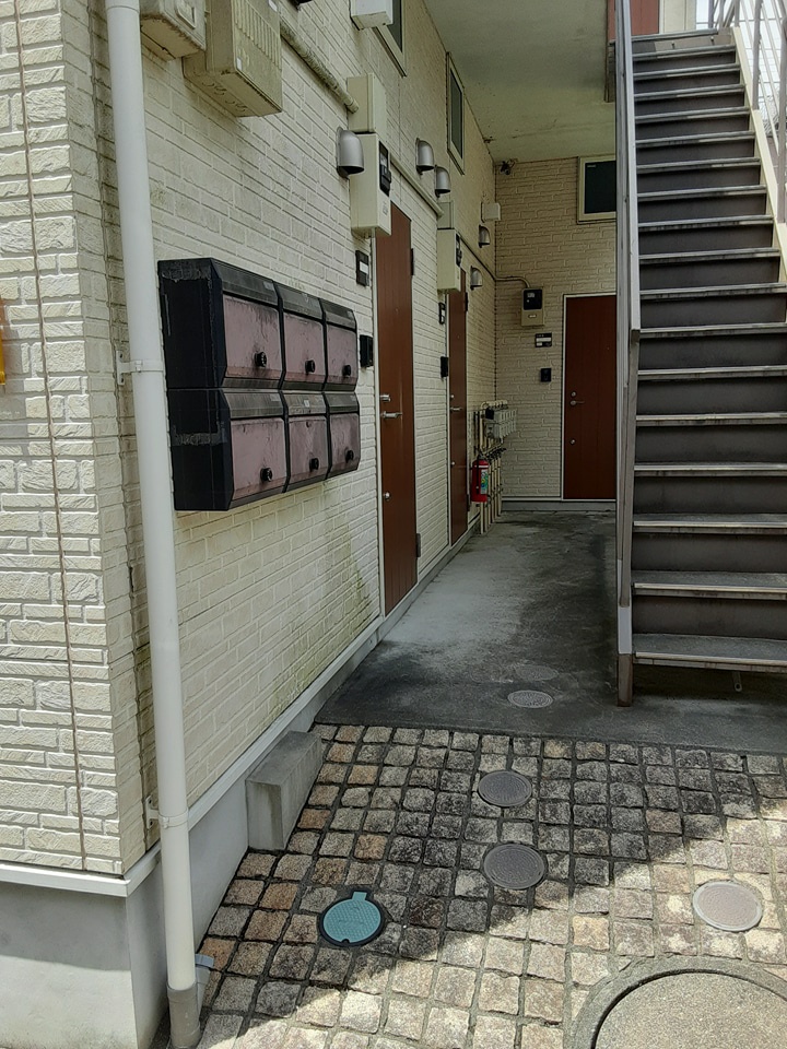 23/30 エントランス