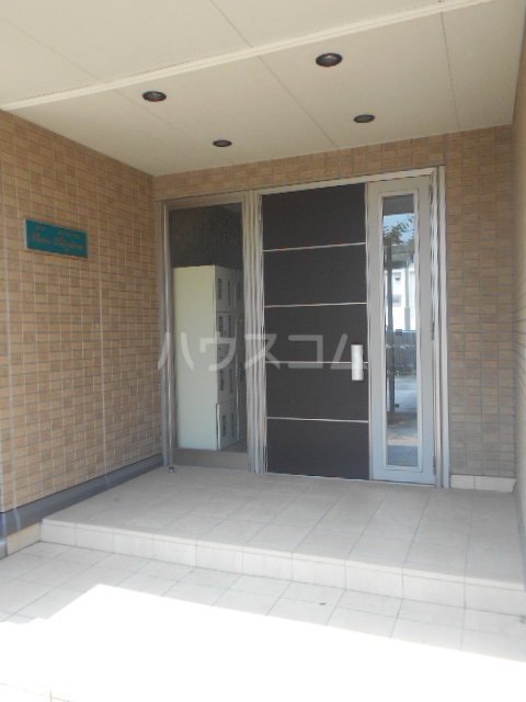 25/30 エントランス