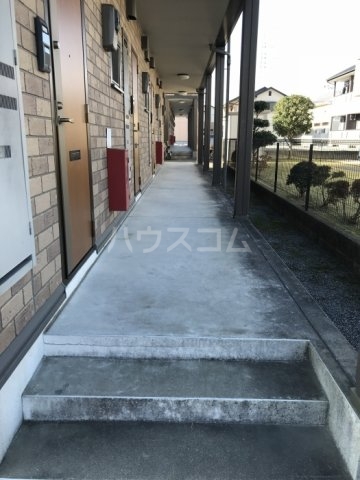 19/27 エントランス