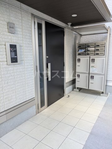 18/19 エントランス