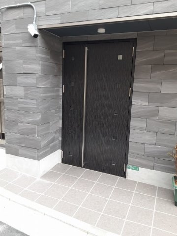 27/30 エントランス