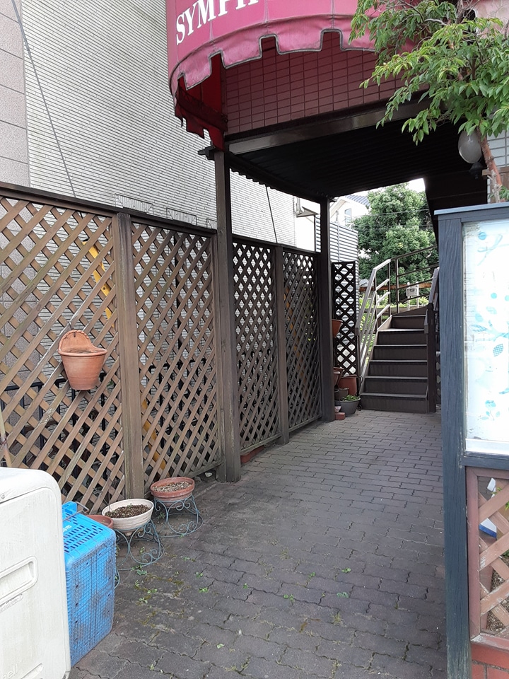 16/16 エントランス