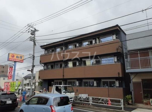 24/30 エントランス