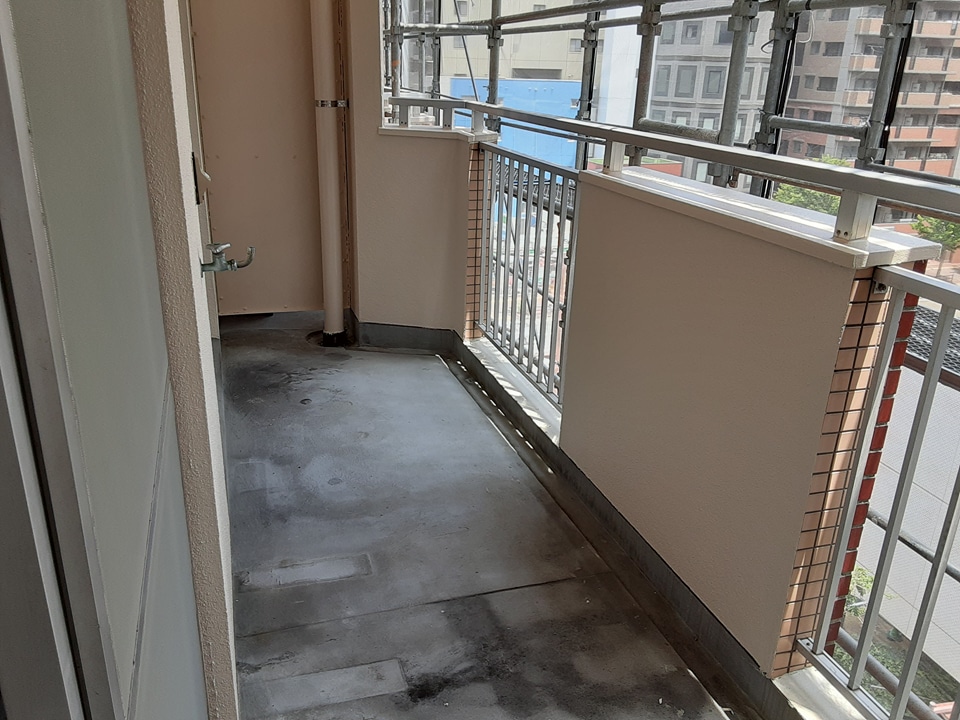 18/27 バルコニー