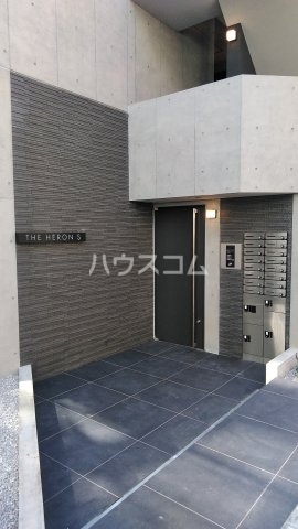 20/28 エントランス