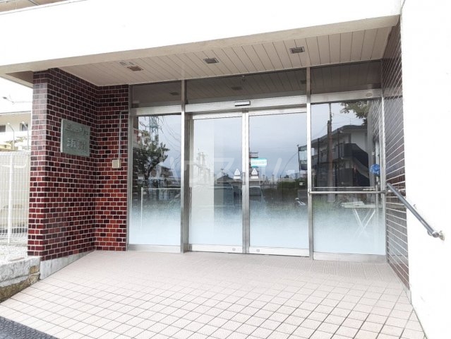 24/30 エントランス