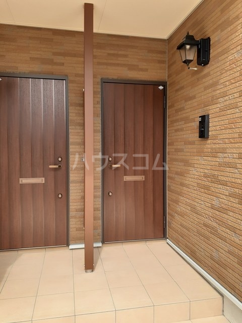 18/25 エントランス