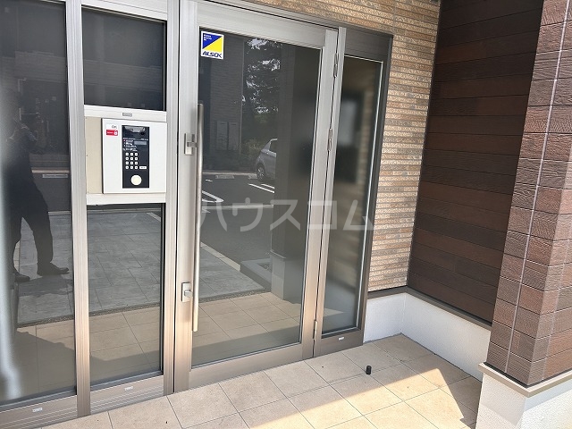 20/27 エントランス