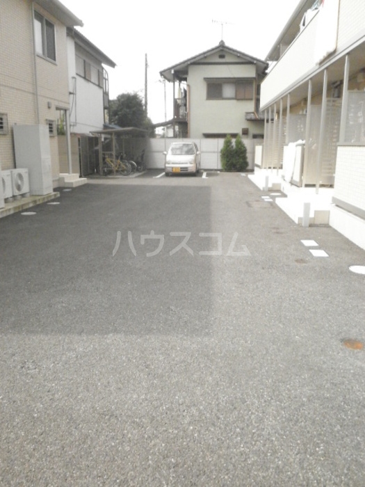 13/15 駐車場