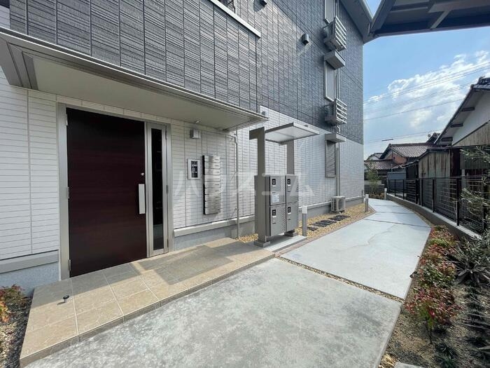 14/16 エントランス