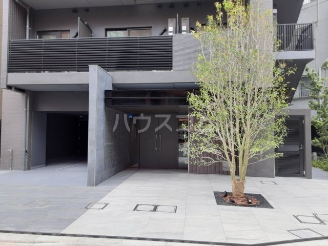 25/30 エントランス