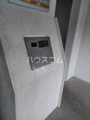 21/30 エントランス