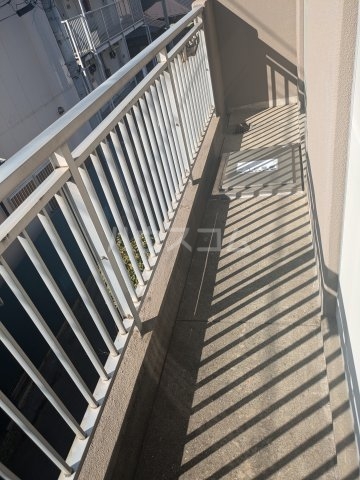 13/19 バルコニー