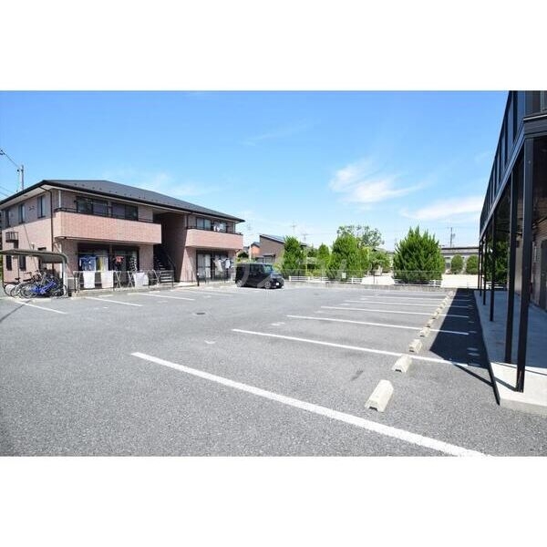 15/18 駐車場