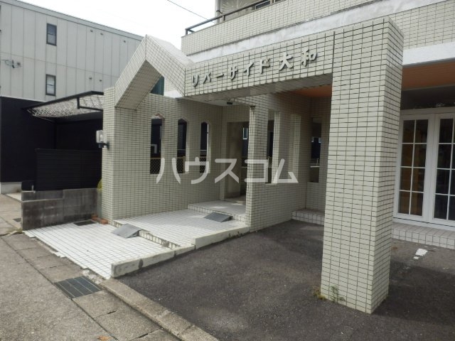 25/30 エントランス