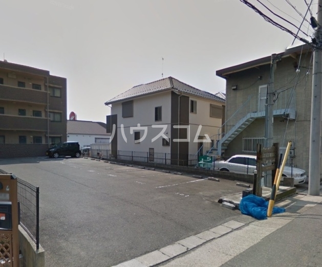 21/28 駐車場