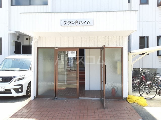 25/30 エントランス