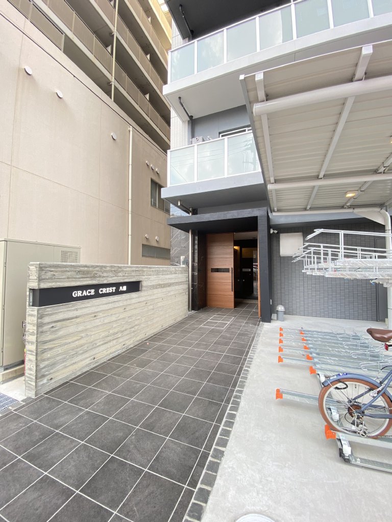 22/30 エントランス