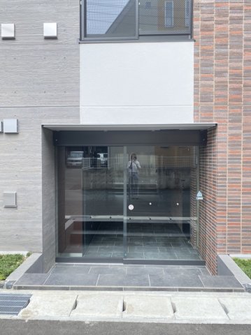 17/26 エントランス