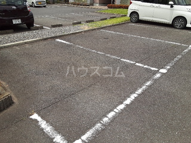 26/30 駐車場