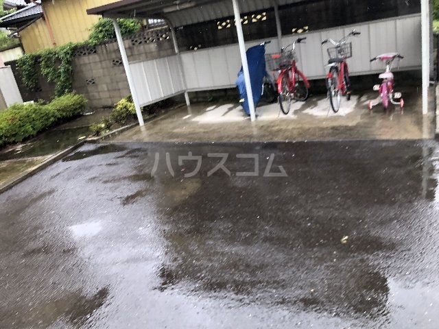 27/30 駐車場