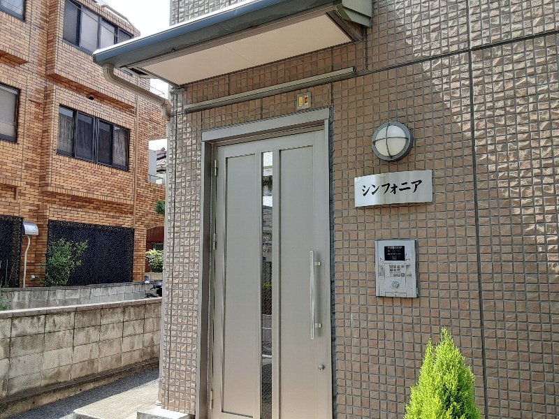 2/5 エントランス