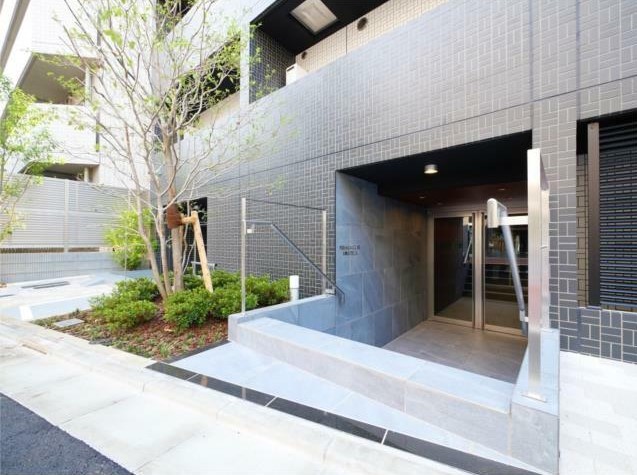 19/28 エントランス