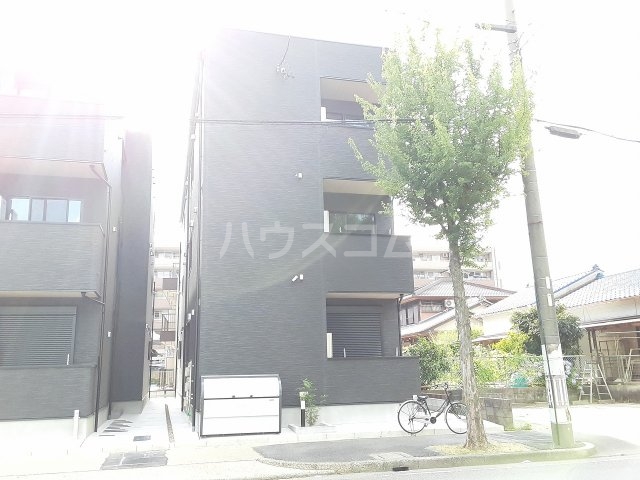 25/30 エントランス