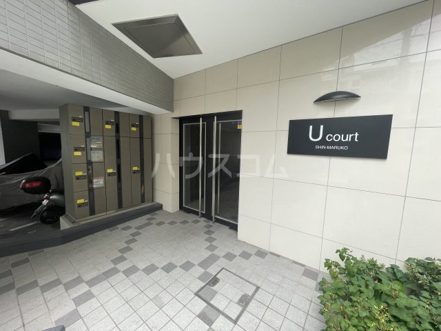 21/30 エントランス